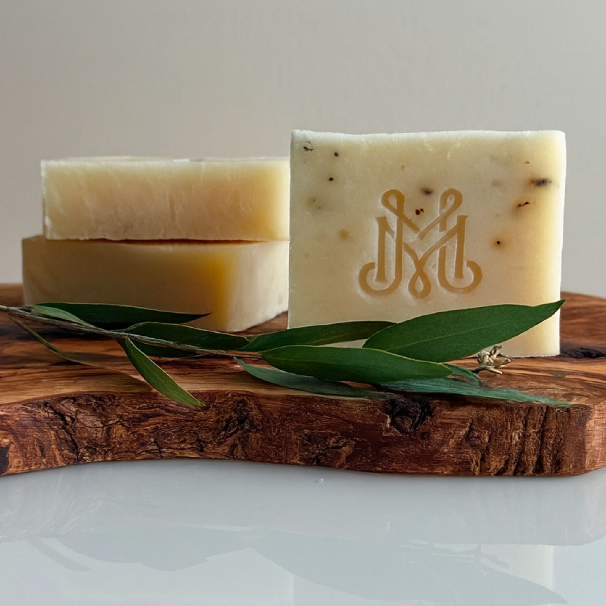 Eucalyptus Edge | 4.25-5oz Soap Bar | Natural – Eucalyptus & Tea Tree Soap (ALL NATURAL)